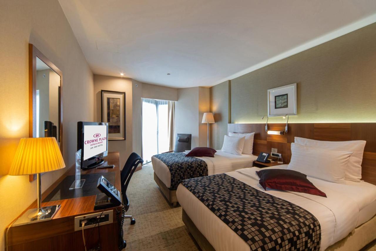 Hotel Crowne Plaza Istanbul Harbiye By Ihg Extérieur photo A room at the Crowne Plaza Hotel, Dublin Airport