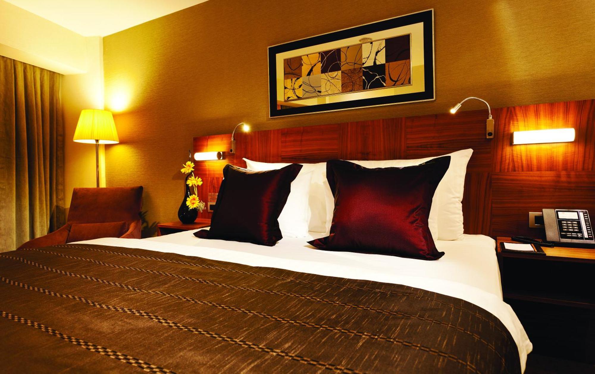 Hotel Crowne Plaza Istanbul Harbiye By Ihg Extérieur photo